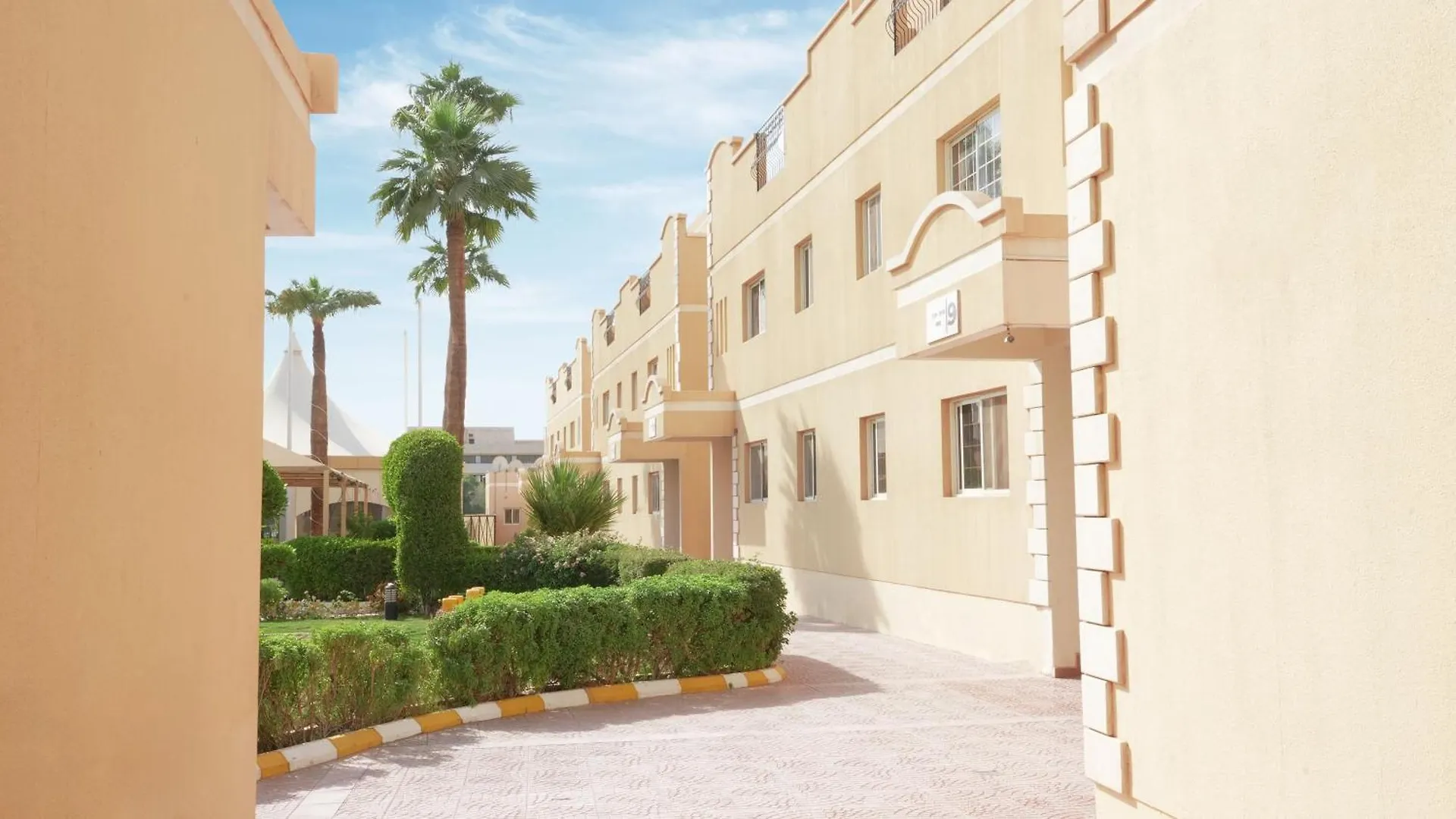 Boudl Al Malaz Aparthotel Riyadh 4*,